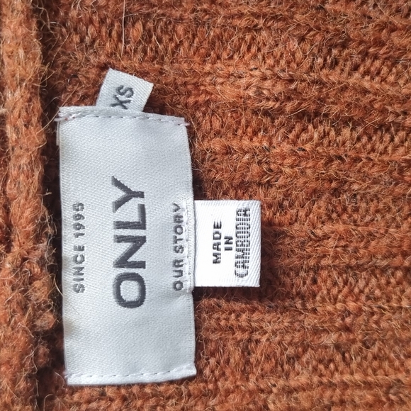 Cardigan - Picture 2 of 3